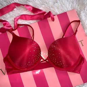 Victoria’s Secret bombshell bra w Swarovski